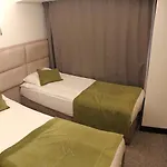 Hotel The 22 3*