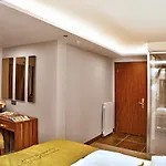 Hotel The 22 3*