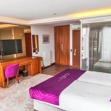 Hotel The 22