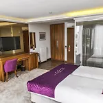 Hotel The 22