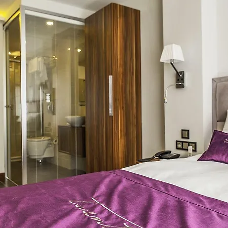 Otel The 22 3*