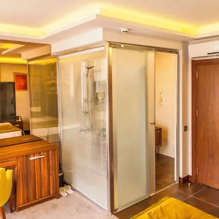 Otel The 22 3*